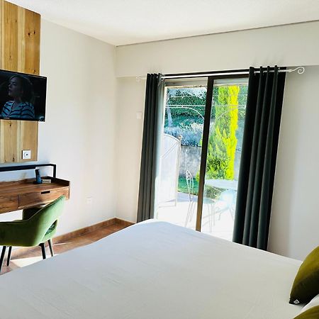 Hotel Le Colombier Мустье-Сент-Мари Экстерьер фото