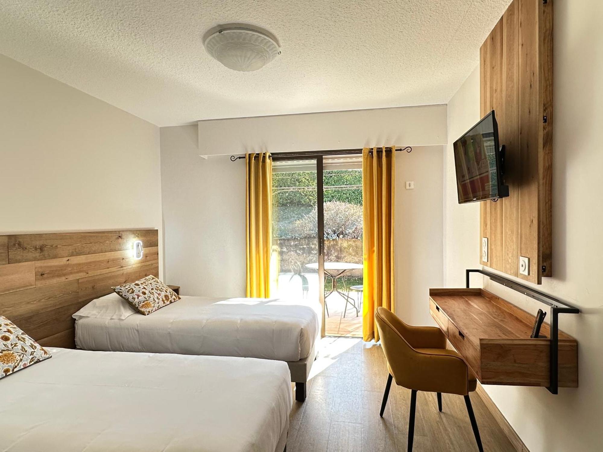 Hotel Le Colombier Мустье-Сент-Мари Экстерьер фото