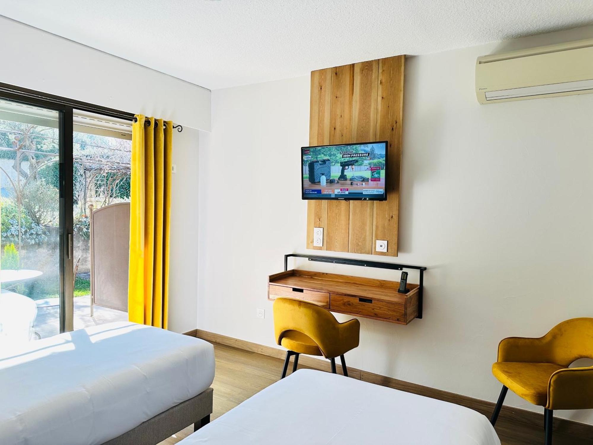 Hotel Le Colombier Мустье-Сент-Мари Экстерьер фото