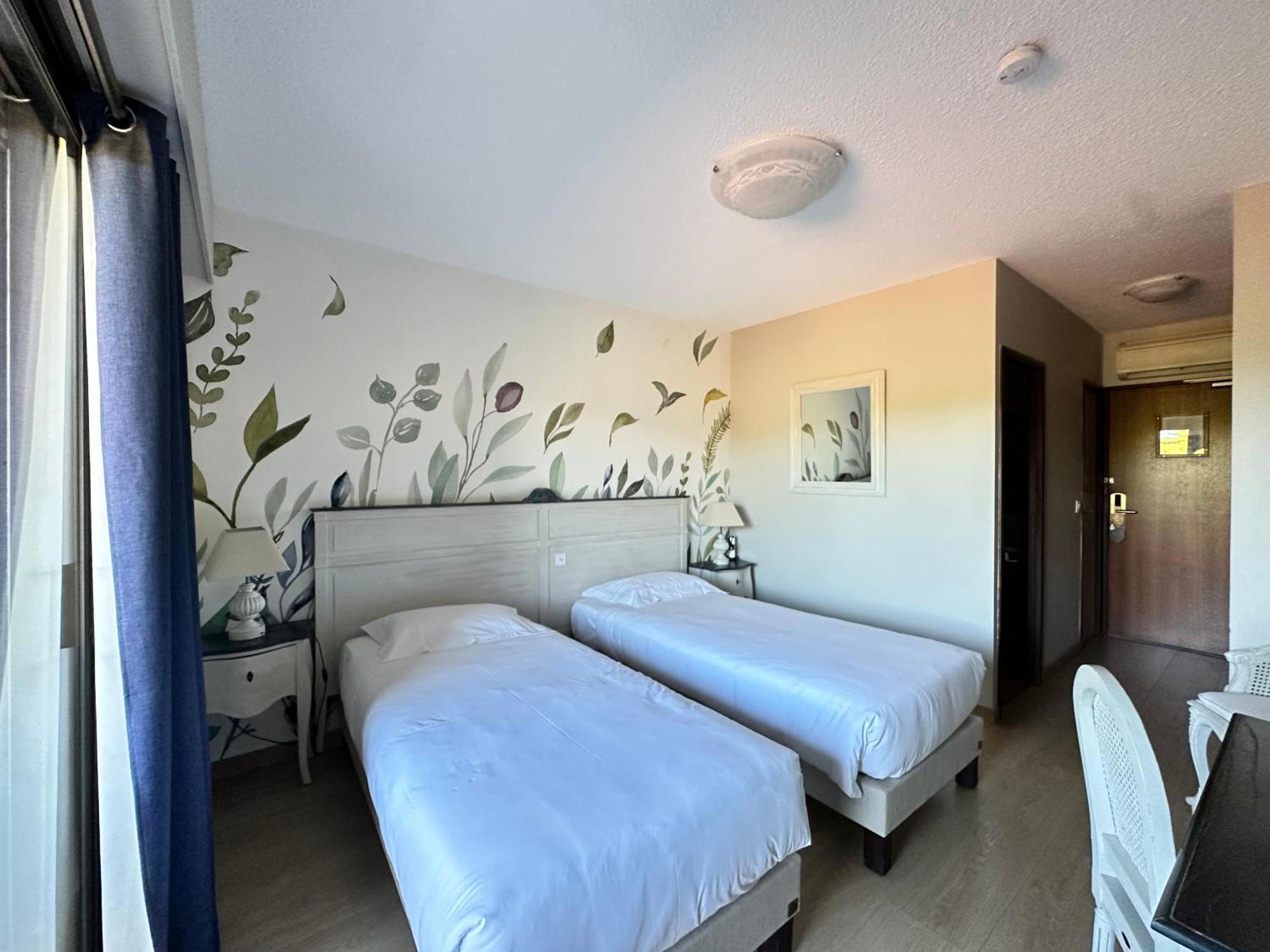 Hotel Le Colombier Мустье-Сент-Мари Экстерьер фото
