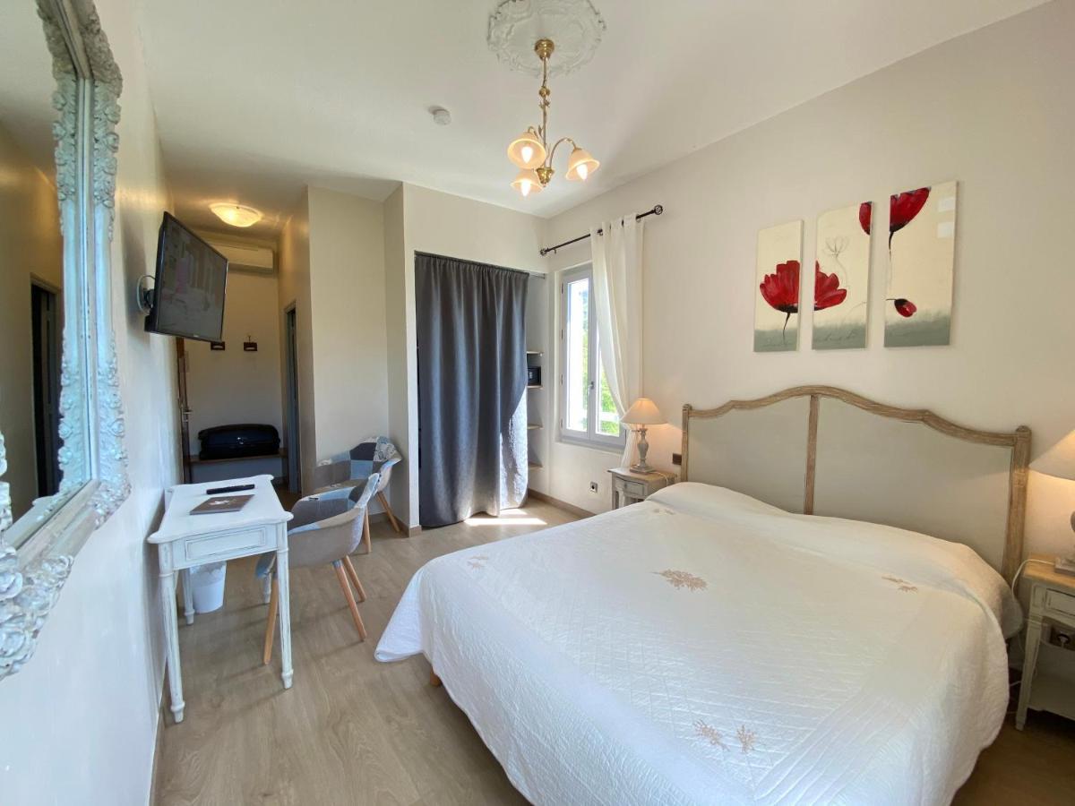 Hotel Le Colombier Мустье-Сент-Мари Экстерьер фото